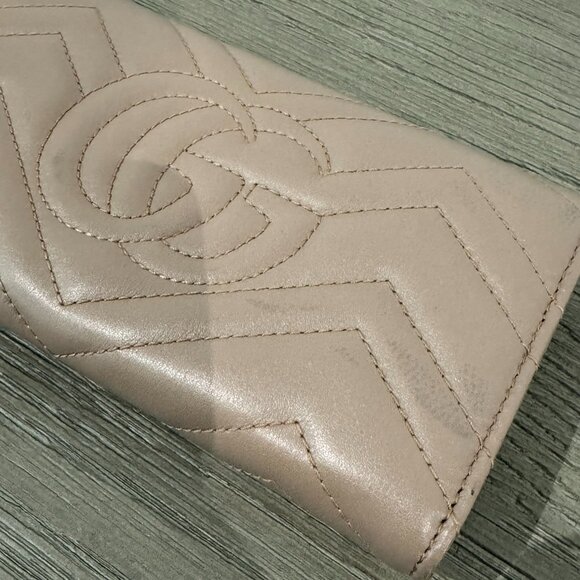 GUCCI Dusty Rose Leather Wallet with Gold Detail - Picture 5 of 8